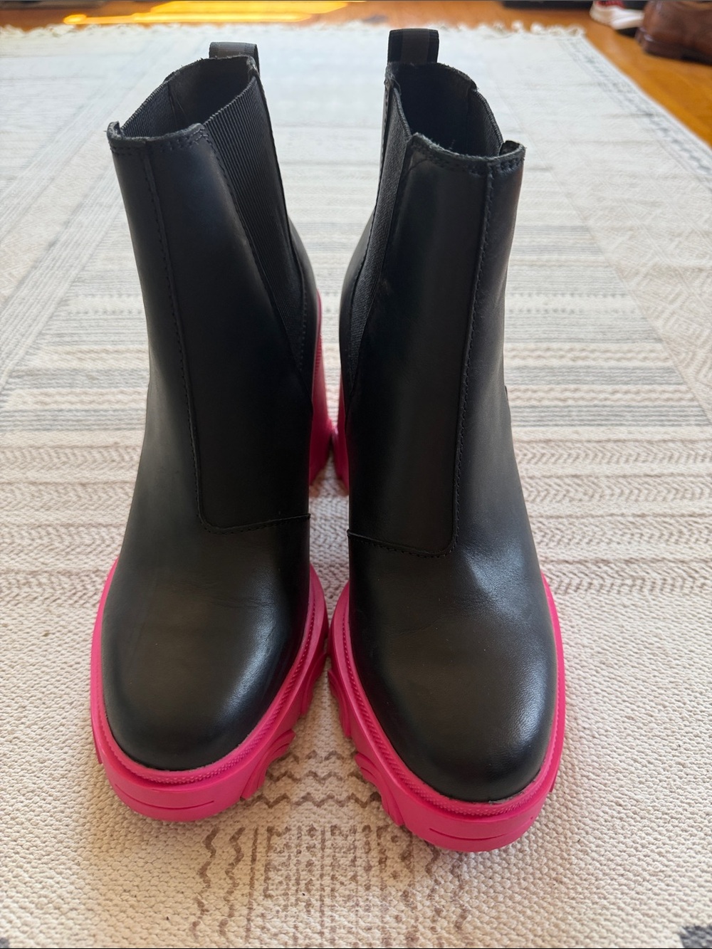 Sorel Black Chelsea Heeled Boots with Hot Pink Platform - Picture 4 of 5